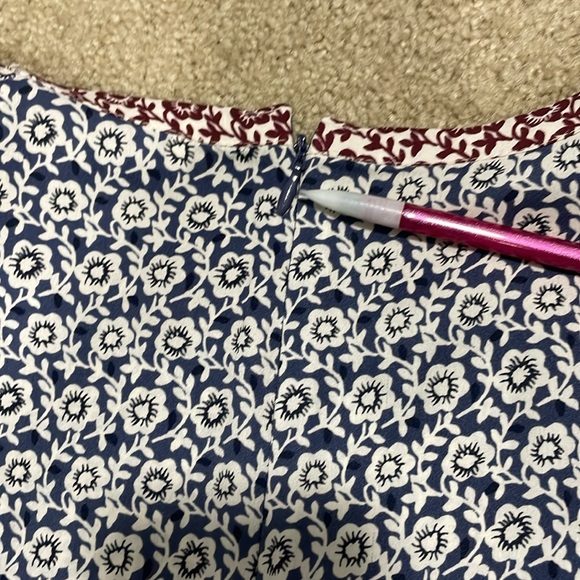 Loft Two colored Floral Patterned Dress. - Picture 4 of 9